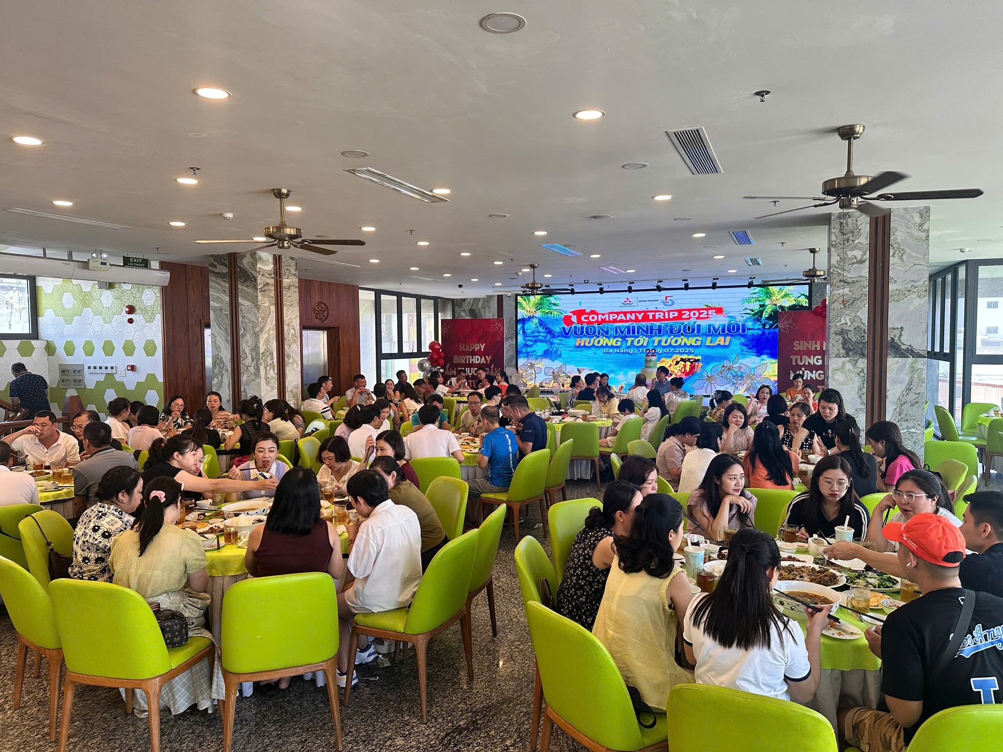 BIẾN CHUYẾN COMPANY TRIP THÀNH MỘT ĐẠI TIỆC ẨM THỰC ĐÁNG NHỚ CÙNG ẨM THỰC TRẦN