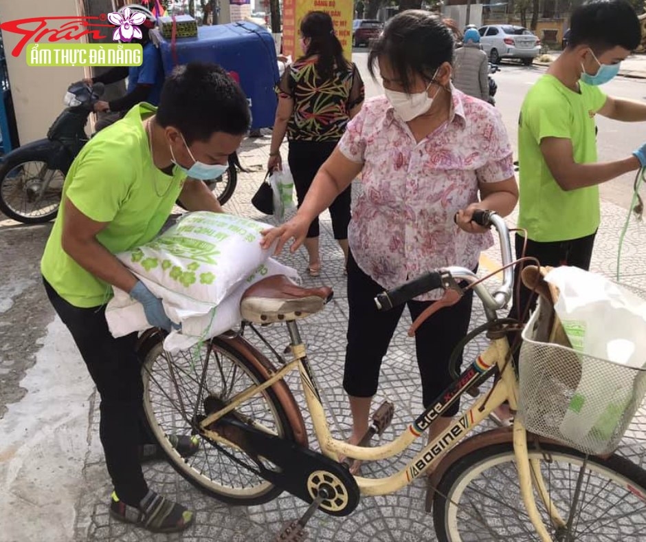 Hành Trình Yêu Thương – Một Năm Lan Tỏa Nghĩa Tình Cùng Ẩm Thực Trần